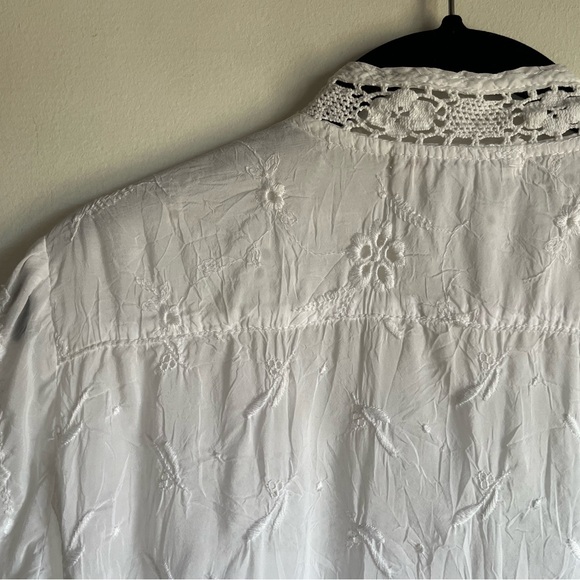 Johnny Was Short Sleeve Button Up Shirt Medium in White Eyelet Lace Embroidered - Picture 8 of 11